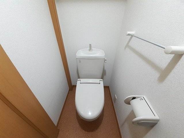 トイレ　清潔感のあるトイレです