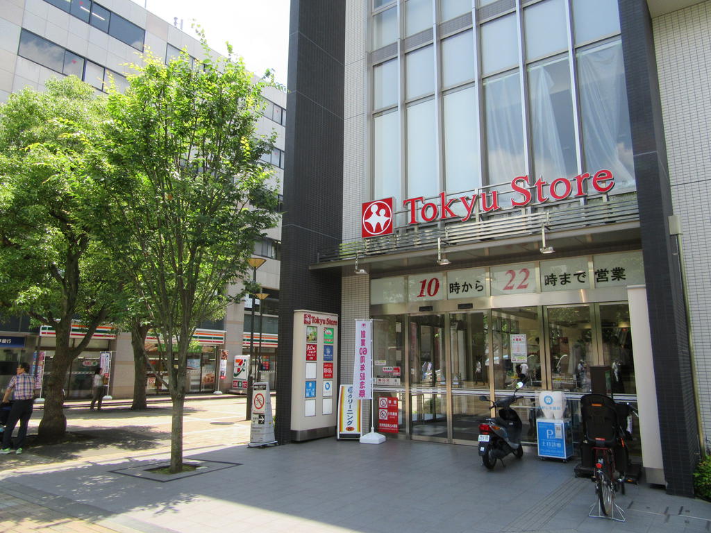 スーパー　仲町台東急ストア（スーパー）まで713m