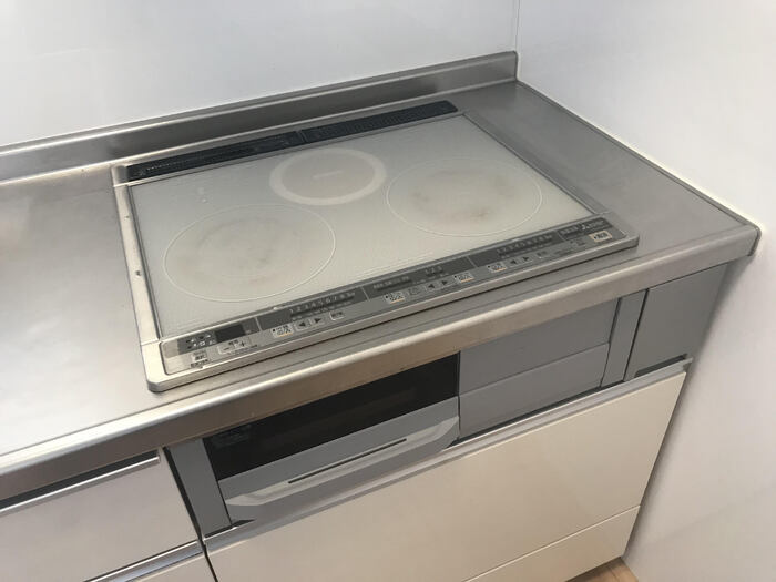 キッチン　IHクッキングヒーター