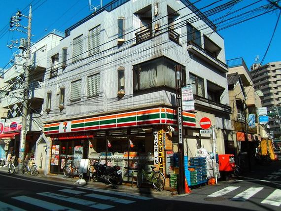 コンビニ　セブンイレブン向島店（コンビニ）まで261m