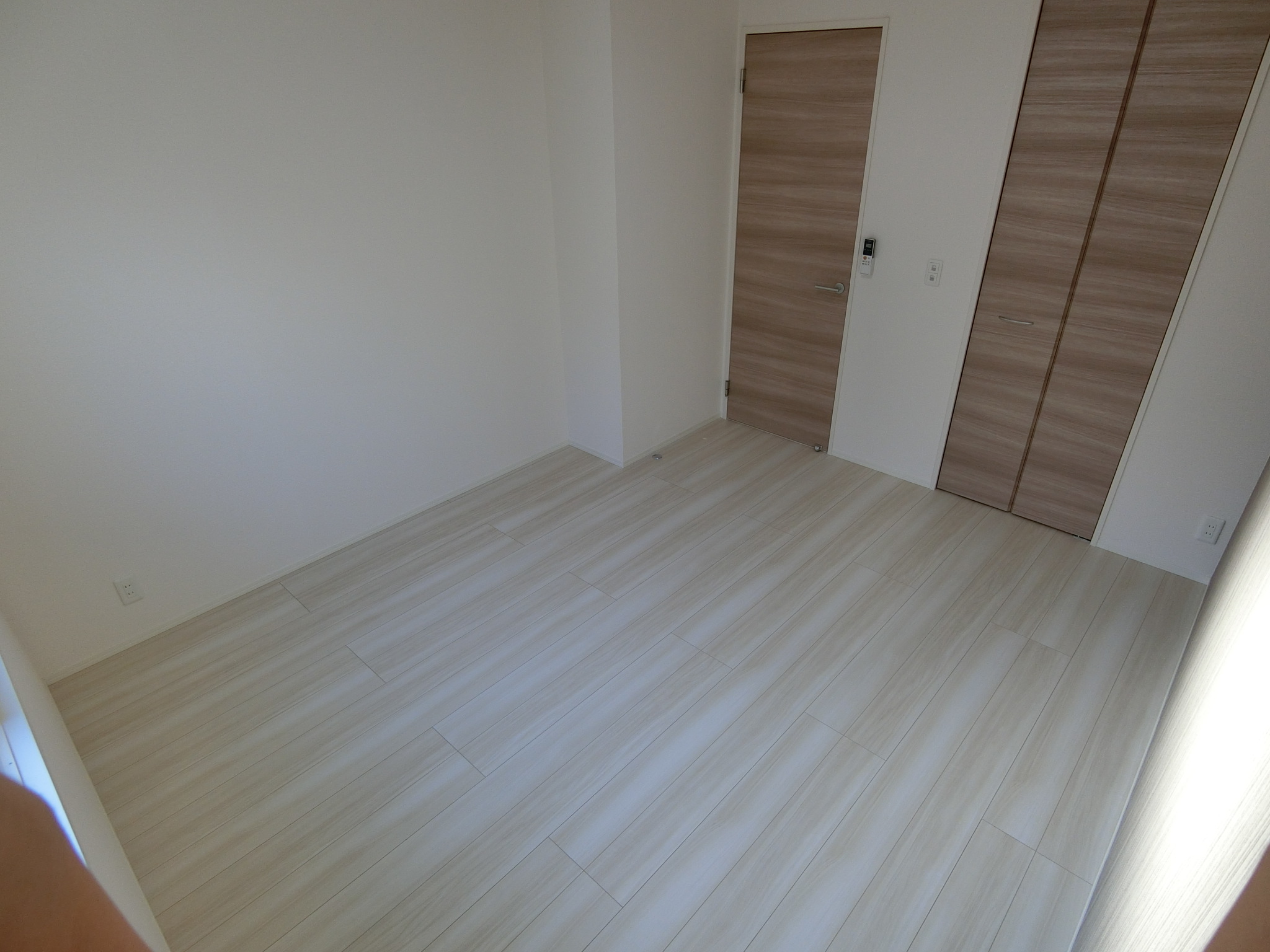 居室・リビング　白を基調にした洋室☆