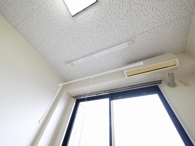 その他設備　室内物干しです