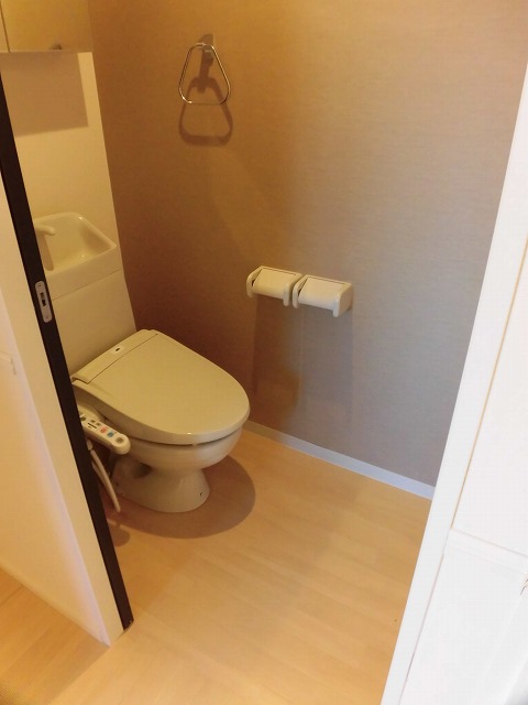 トイレ　温水洗浄便座付