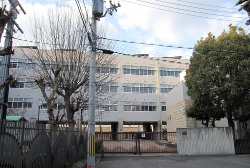 中学校　長田中学校（中学校）まで869m