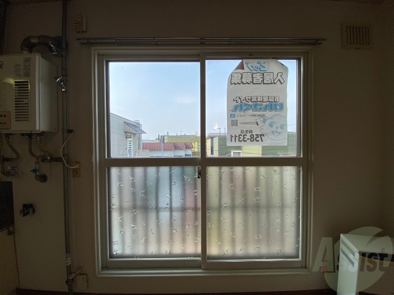 バルコニー　窓が大きいので風の通りが良さそうですね！！