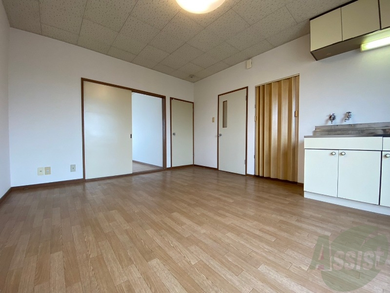 居室・リビング　広くてキレイなお部屋が広がっていて、充実した生活が送れそう。