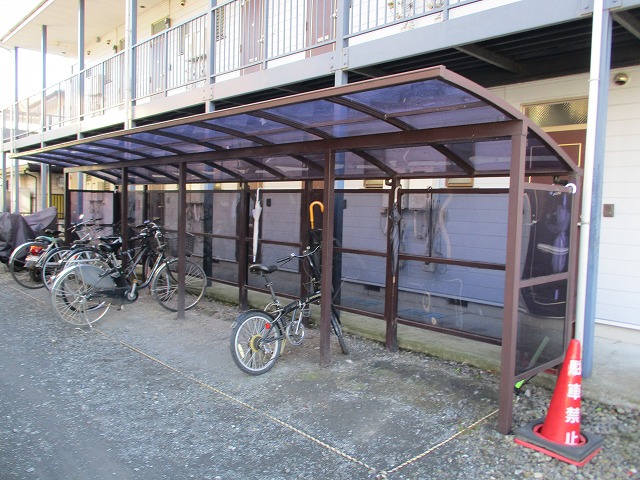 エントランス　自転車置き場あり（無料）