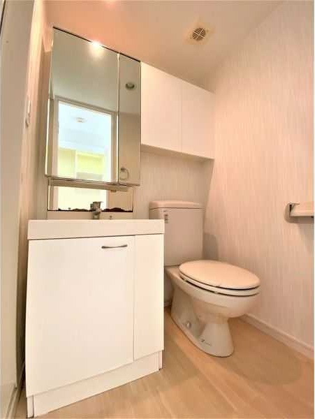 ラフィナート黄金のトイレ写真