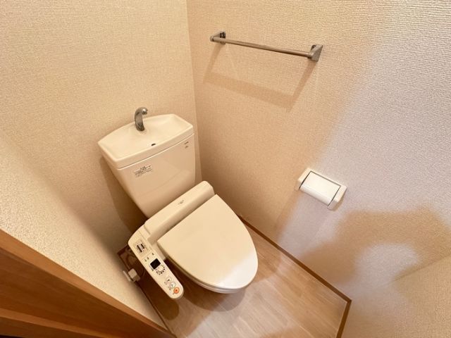 【中間市扇ヶ浦のアパートのトイレ】