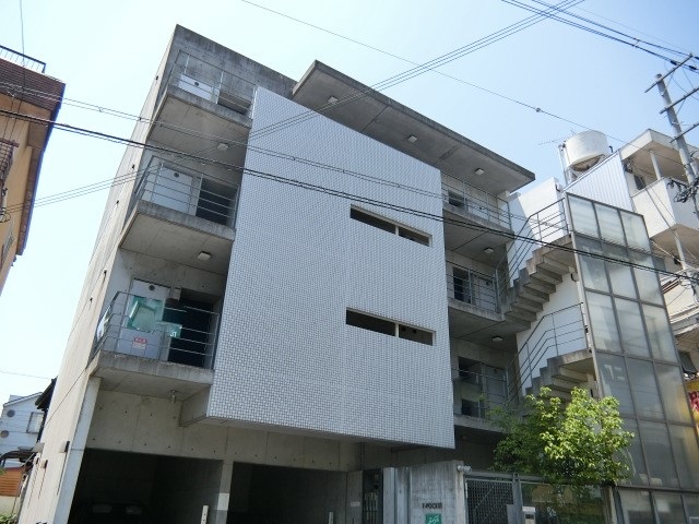 茨木市水尾のマンションの建物外観
