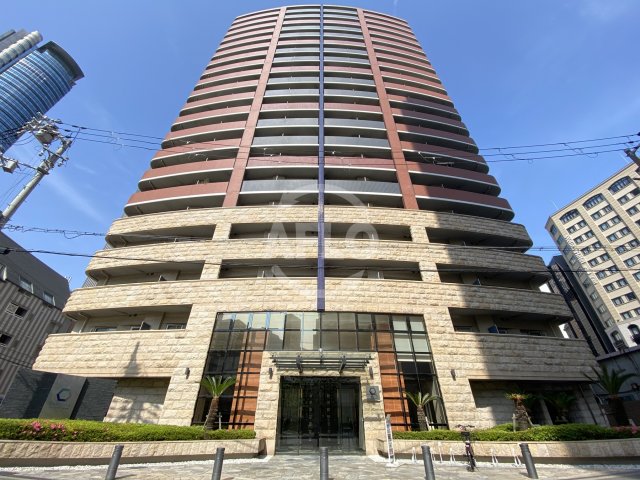 大阪市西区土佐堀のマンションの建物外観