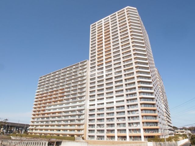 守谷市ひがし野のマンションの建物外観