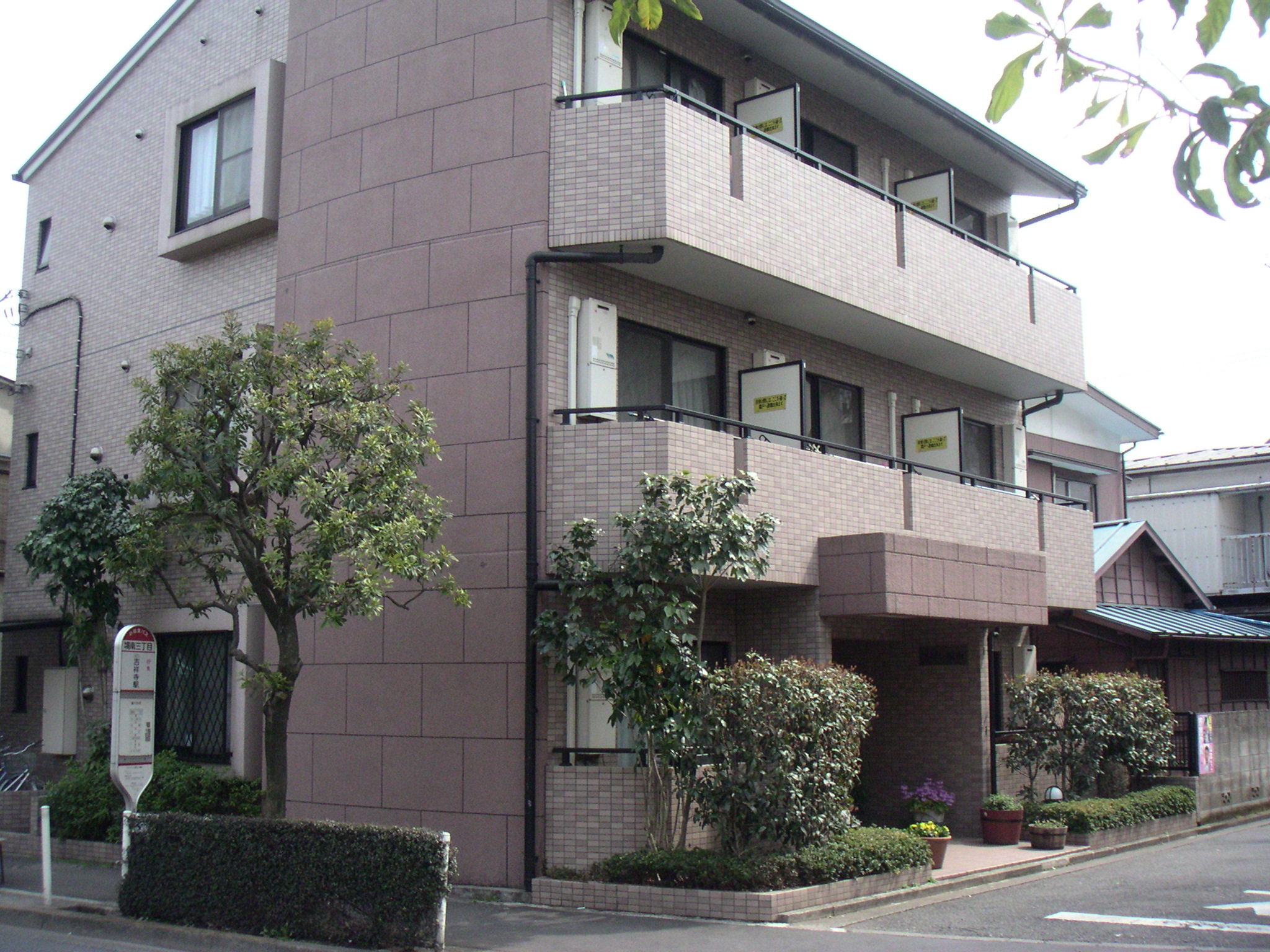 東京都武蔵野市境南町３（マンション）の賃貸物件の外観