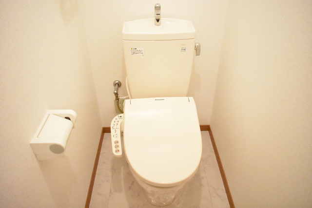 トイレ　※同タイプ別室参照写真※現状優先