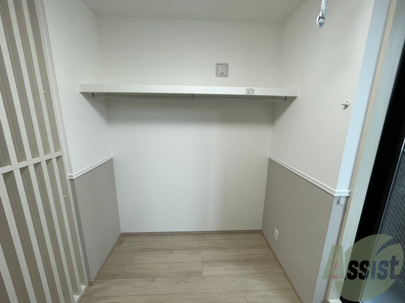 収納　こちらオープンクローゼットです。多くの荷物が収納できます。