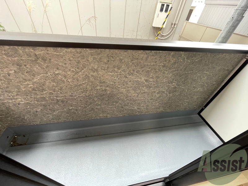 バルコニー　こちらバルコニーでございます。洗濯物干しも可能です。