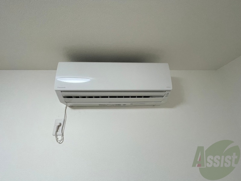 その他設備　こちらエアコンでございます。暑さ寒さ対策ばっちりです。