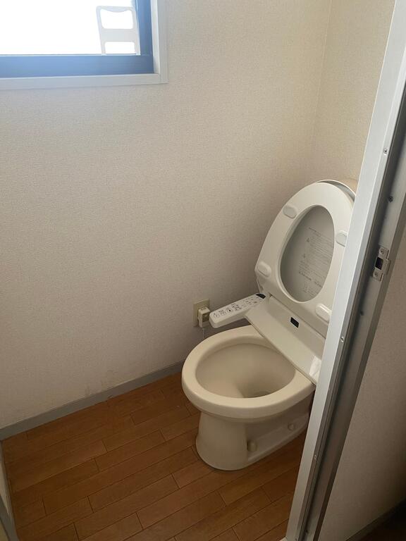 トイレ　温水洗浄便座！