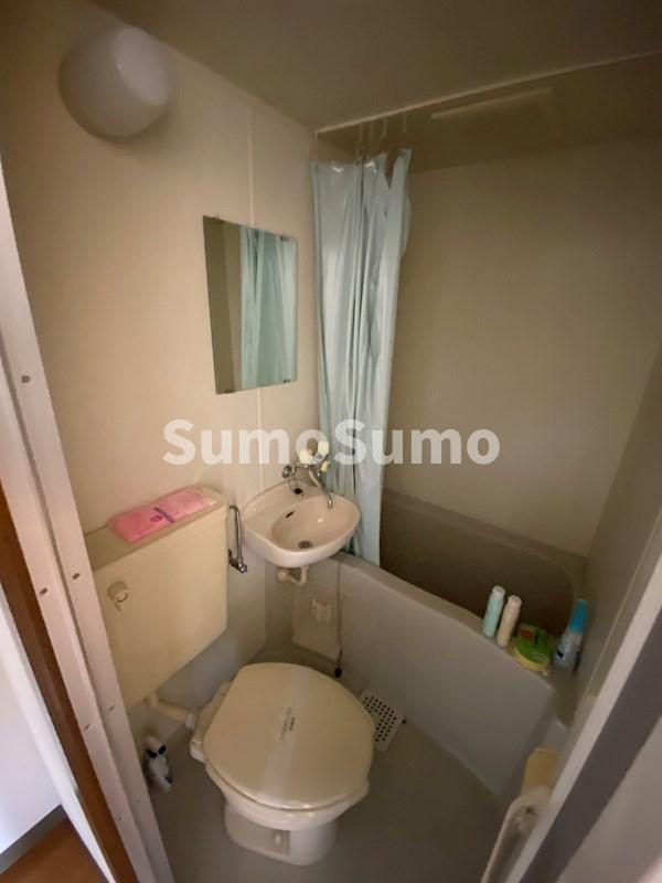 バス・シャワールーム　コンパクトで使いやすいお風呂です