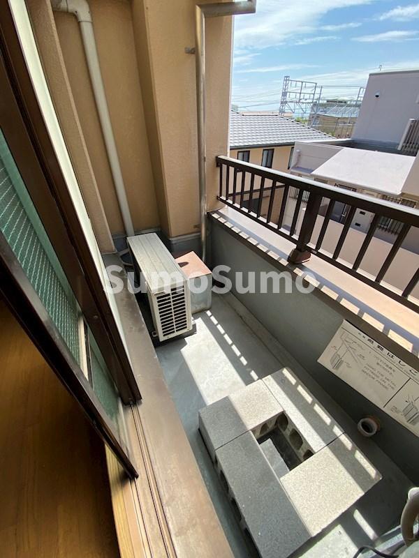 バルコニー　外からの目が気にならないバルコニーで洗濯物が干せます