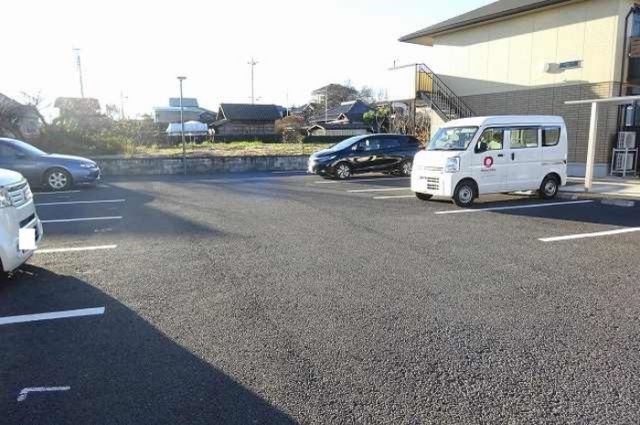 【常陸大宮市抽ヶ台町のアパートの駐車場】