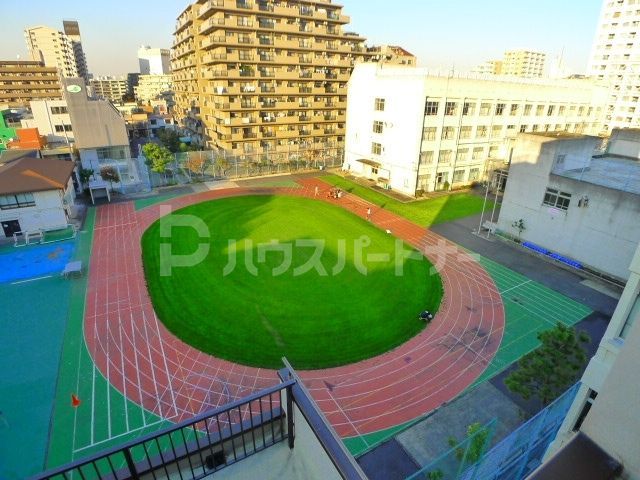 【墨田区太平のマンションの小学校】