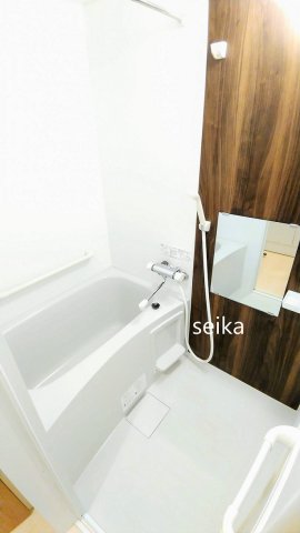 バス・シャワールーム　建具の色は異なる場合がございます