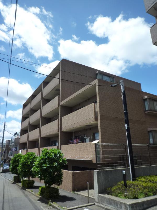 横浜市青葉区荏田西のマンションの建物外観