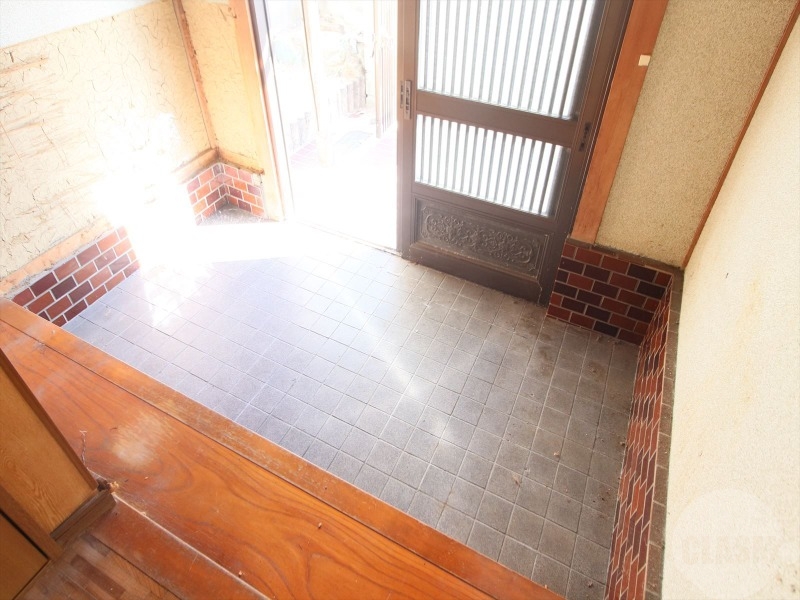 玄関　広い玄関口です