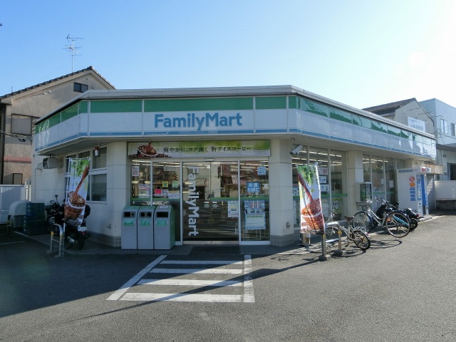 コンビニ　ファミリーマート萱振町七丁目店（コンビニ）まで642m