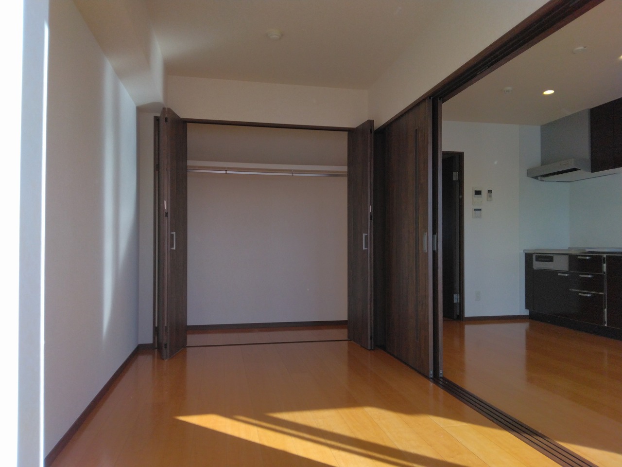 収納　明るい南側のお部屋