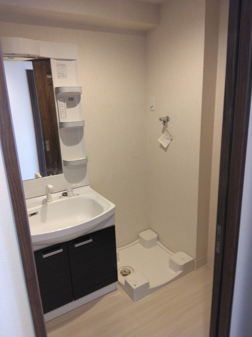 洗面設備　ワイドなシャンプードレッサー