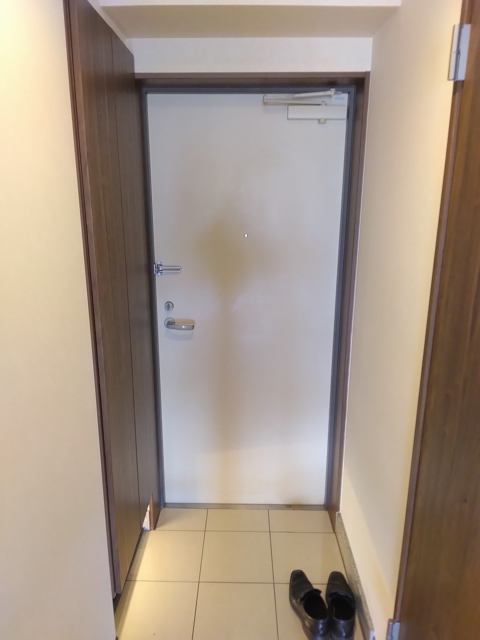 玄関　広めのシューズボックス