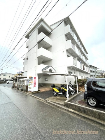 【廿日市市佐方のマンションの建物外観】