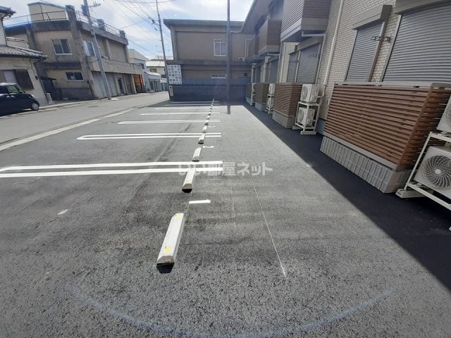 【筑西市乙のアパートの駐車場】