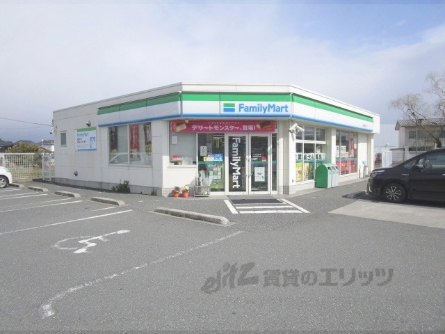 コンビニ　ファミリーマート安曇川西万木店（コンビニ）まで500m