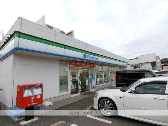 コンビニ　ファミリーマート（コンビニ）まで127m