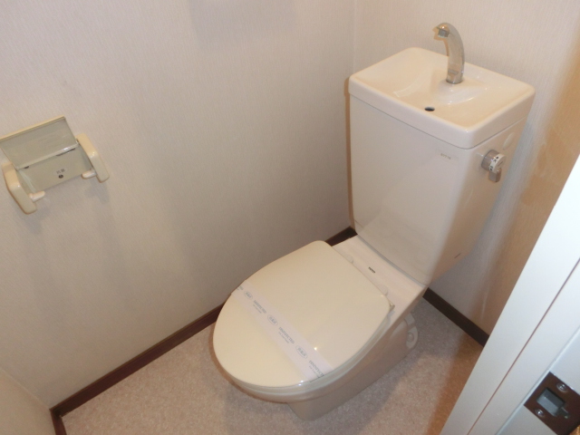 トイレ　※別のお部屋の写真です。現状を優先させます。