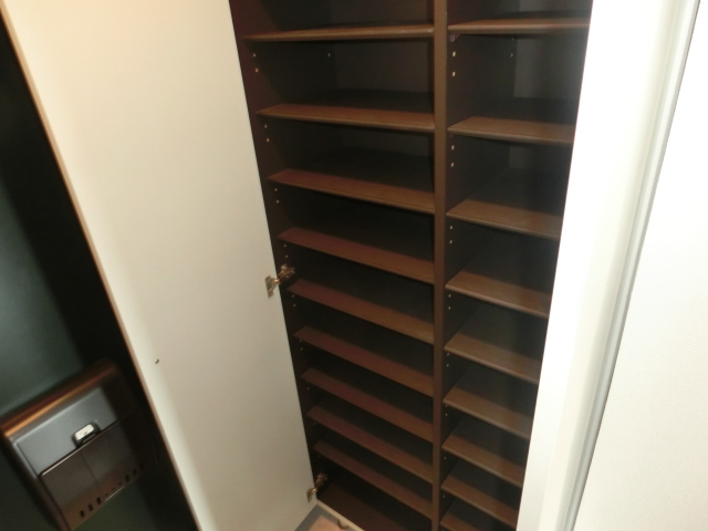 玄関　※別のお部屋の写真です。現状を優先させます。