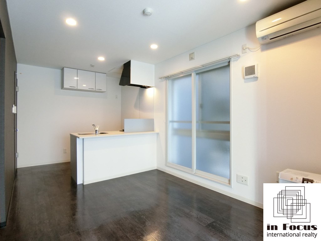 居室・リビング　エアコン付きで暑い夏も快適です