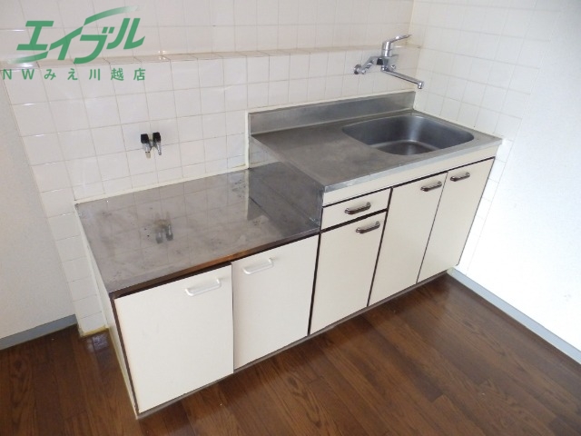 キッチン　※同タイプ別部屋写真