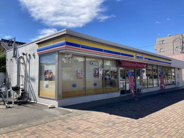 コンビニ　ミニストップ岐阜加納上本町店（コンビニ）まで527m