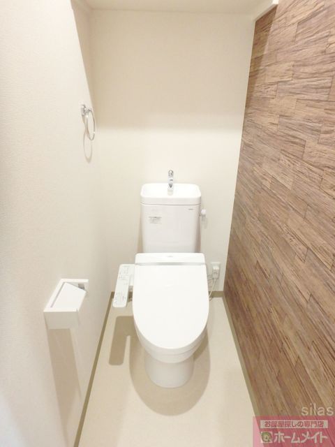 トイレ　同施工会社・同型モデルの室内です。（参考写真・イメージ写真）