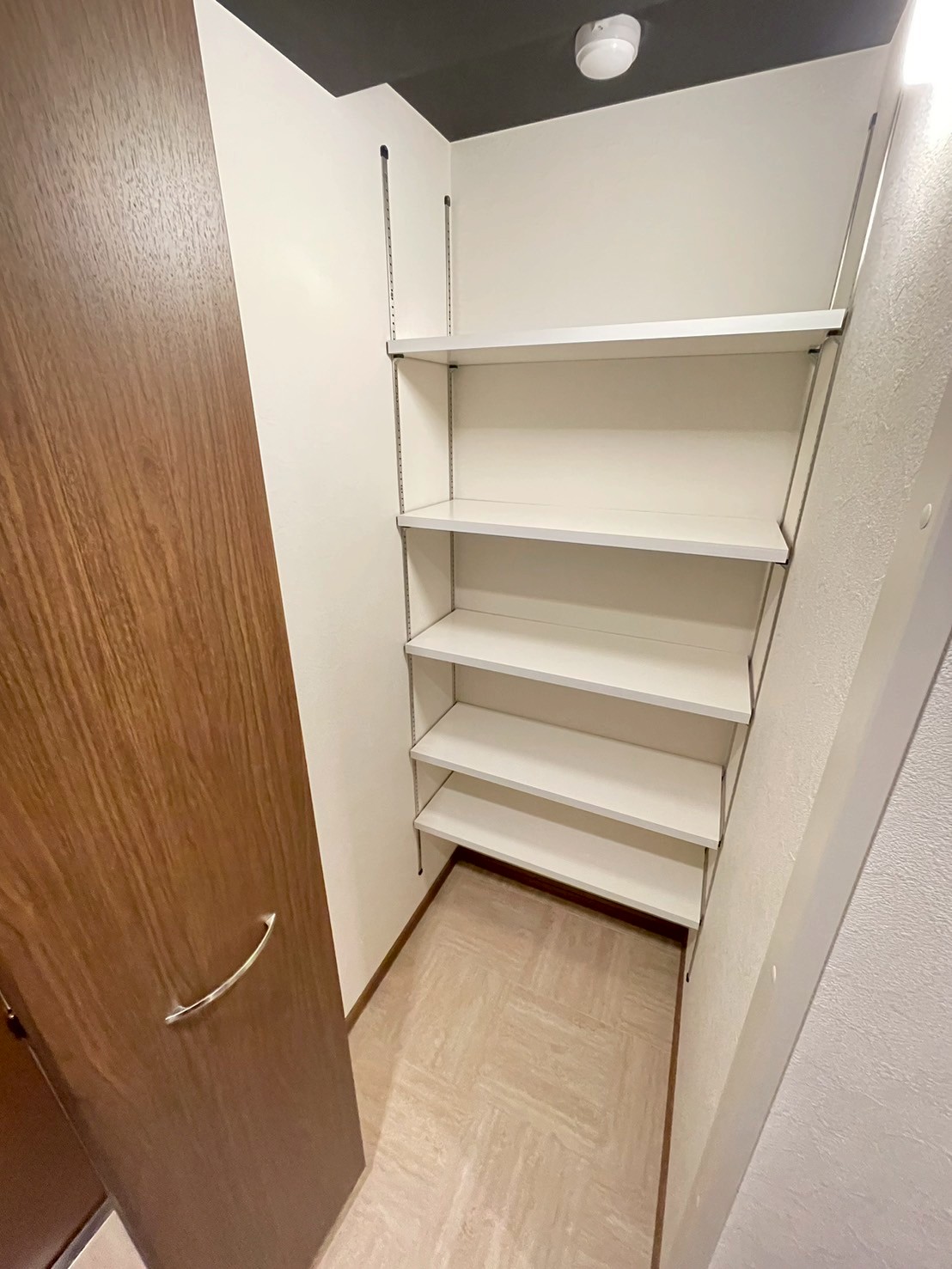 収納　シューズインクローク