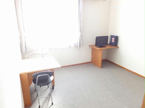 居室・リビング　家具・家電付き物件です