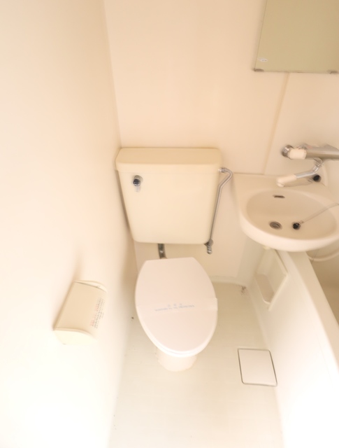 トイレ　※参考画像　同建物別部屋