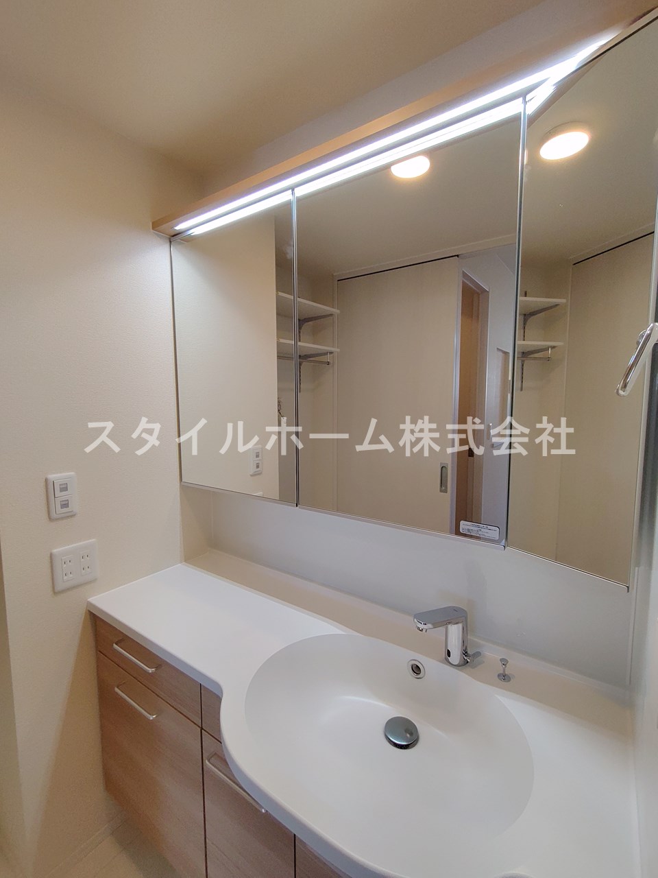 洗面設備　別部屋写真です。