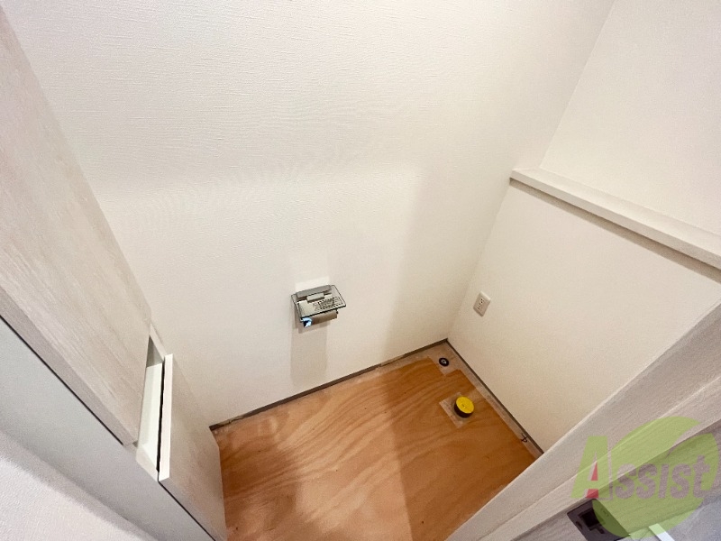 トイレ　便器設置前です。