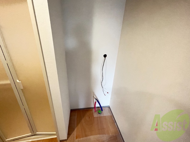 洗面設備　洗面台設置前です。