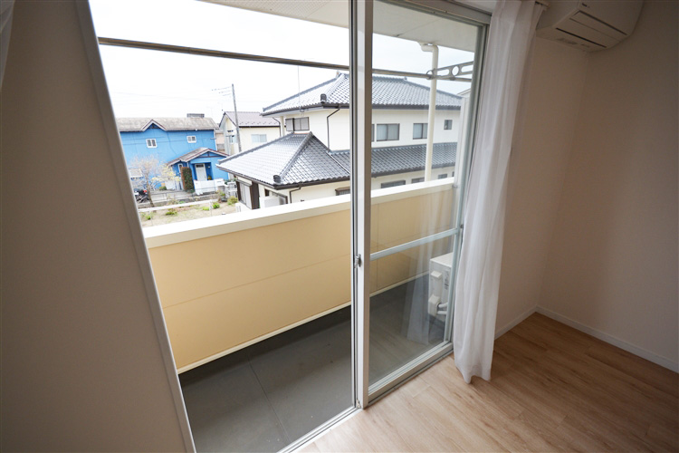 バルコニー　南面バルコニー。こちらは２階です。